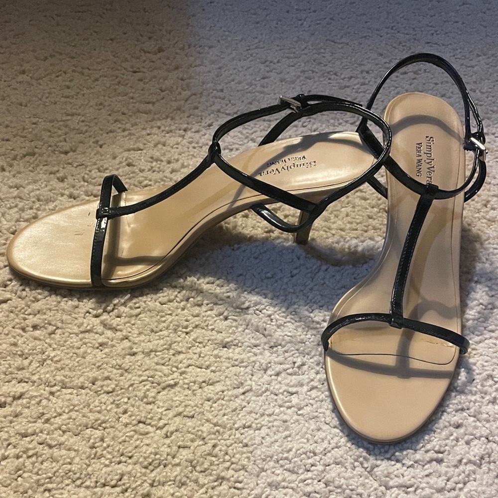 Simply Vera Vera Wang Black Strappy Heels
